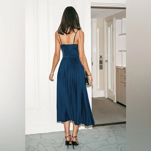 Cupshe NWT Elegant Navy Blue Satin Twist & Keyhole Pleated Dress. - Picture 2 of 5